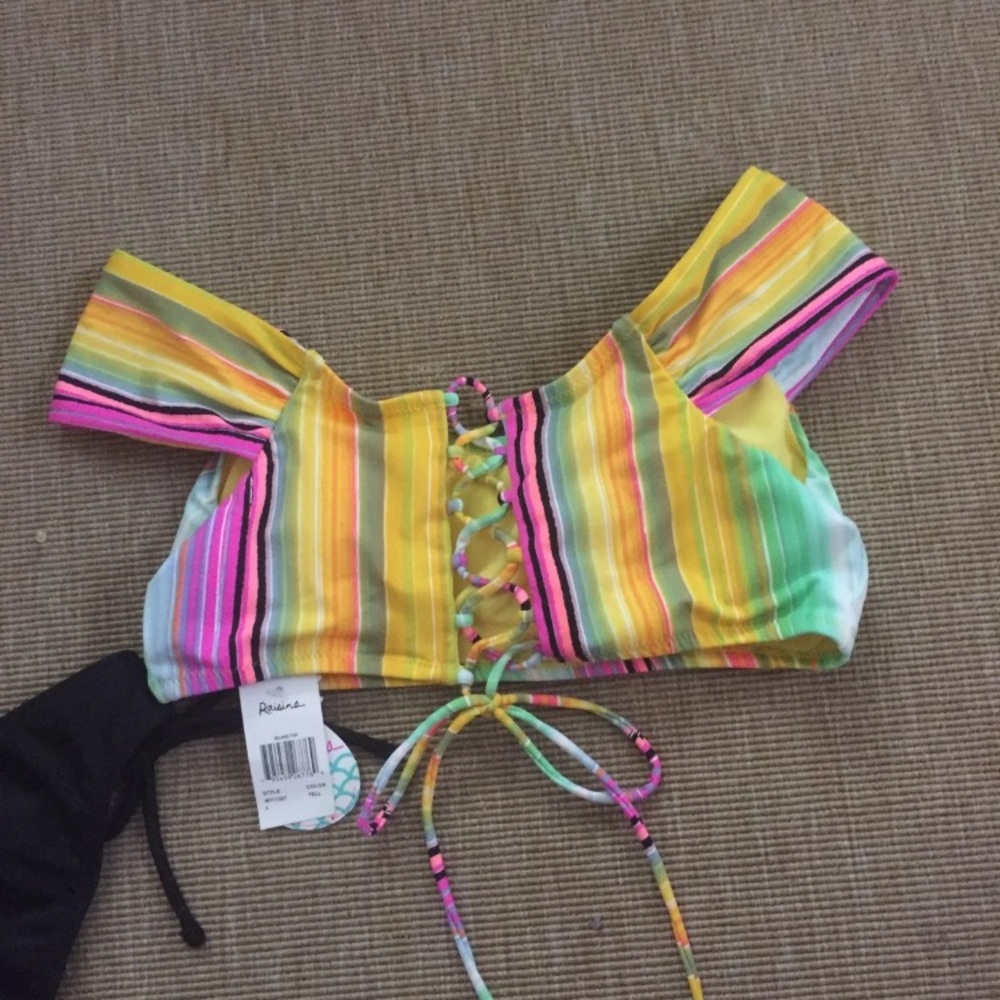 Bikini - Picture 5 of 6